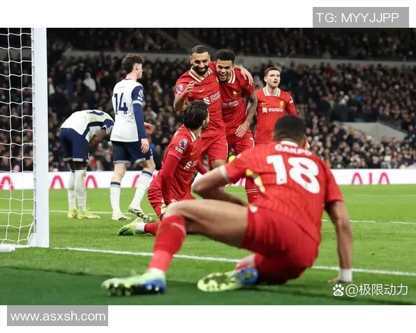 英超激情对决巴黎圣日耳曼大胜波尔图帽子戏法引发争议判罚热议